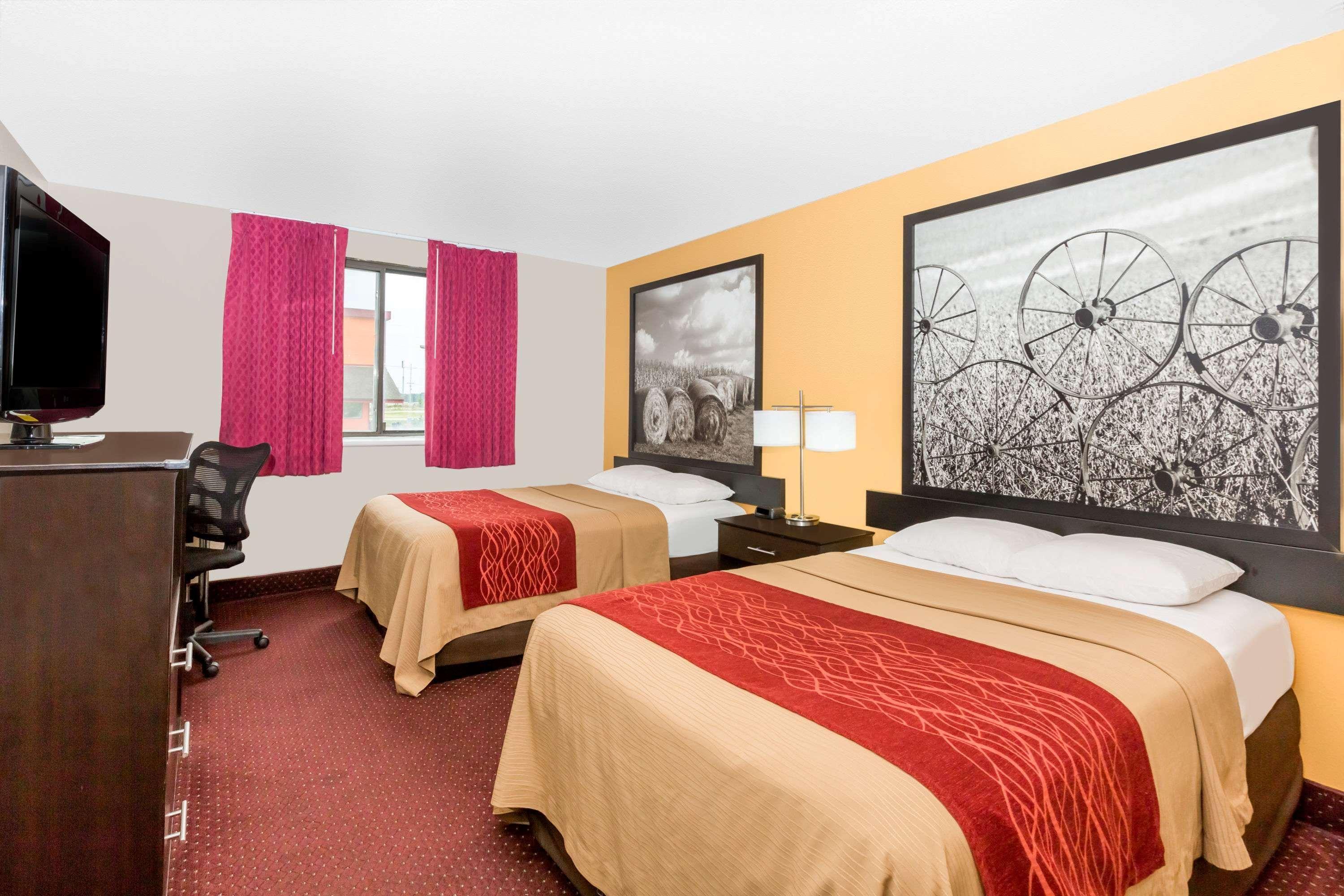Super 8 By Wyndham Ames Hotel Exterior photo